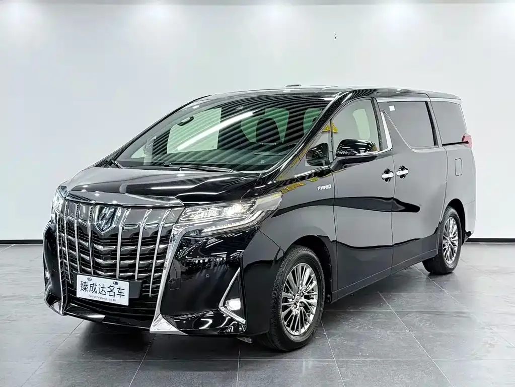 Toyota Alphard — фото 1