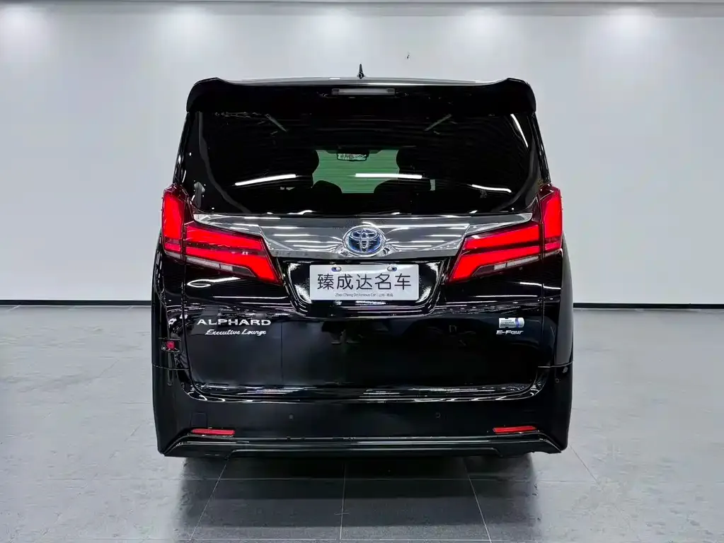 Toyota Alphard — фото 2