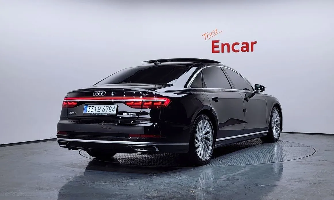 Audi A8 — фото 3