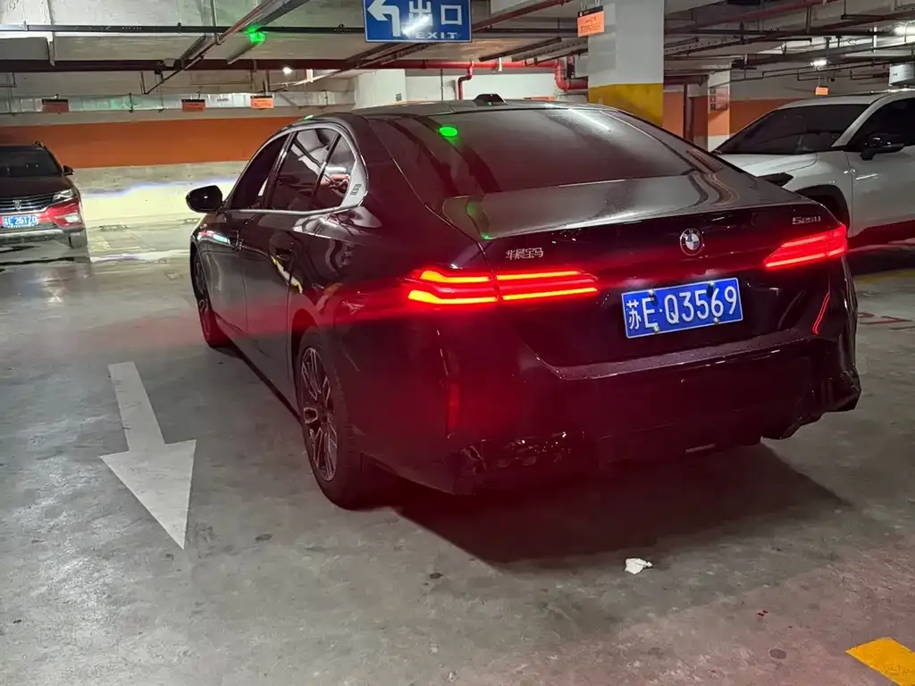 BMW 5 Series — фото 10
