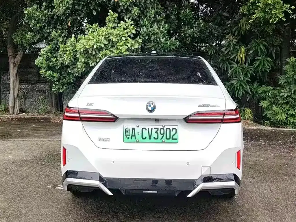 BMW i5 — фото 6