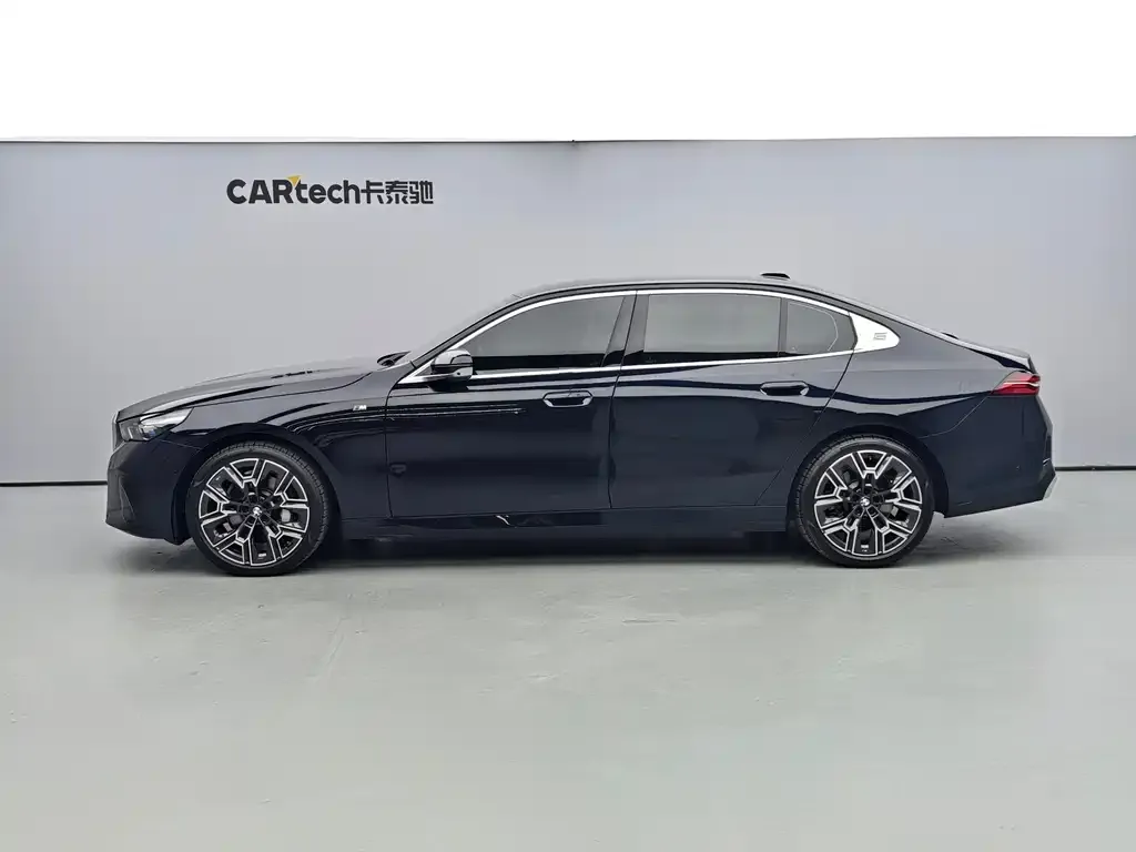BMW 5 Series — фото 2
