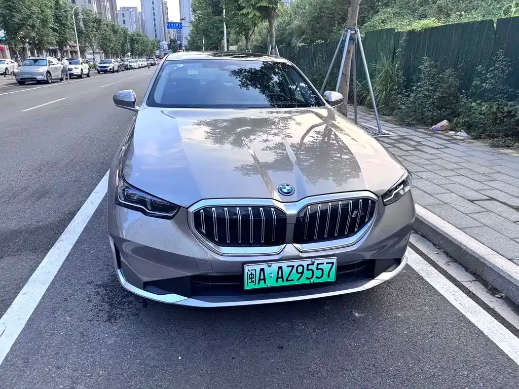 BMW i5 — фото 7