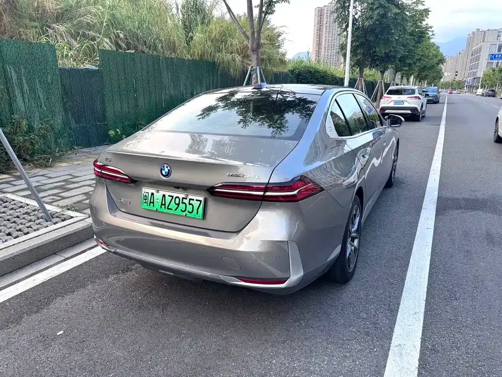 BMW i5 — фото 10