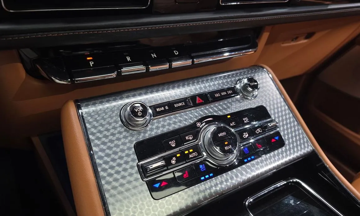 Lincoln Aviator — фото 9