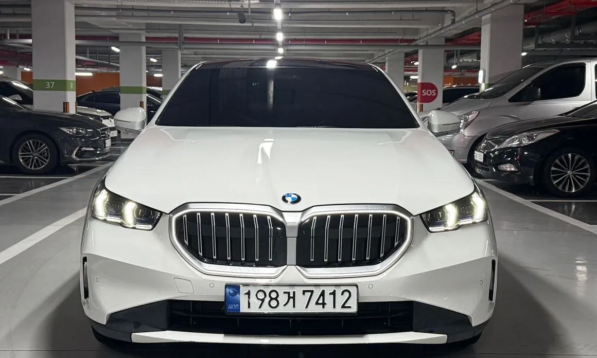 BMW 5-Series — фото 1