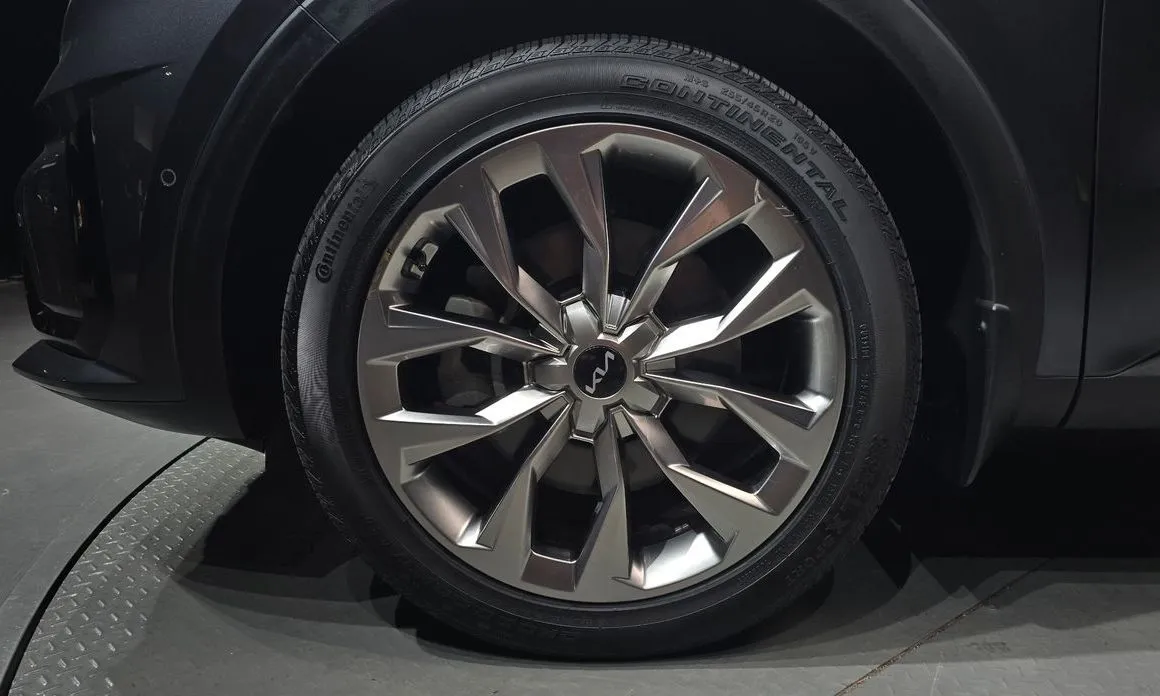 Kia Sorento — фото 3