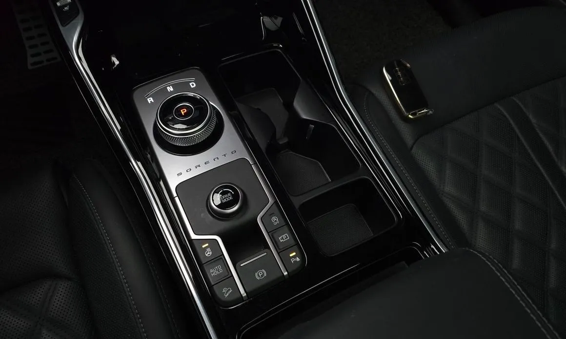 Kia Sorento — фото 5