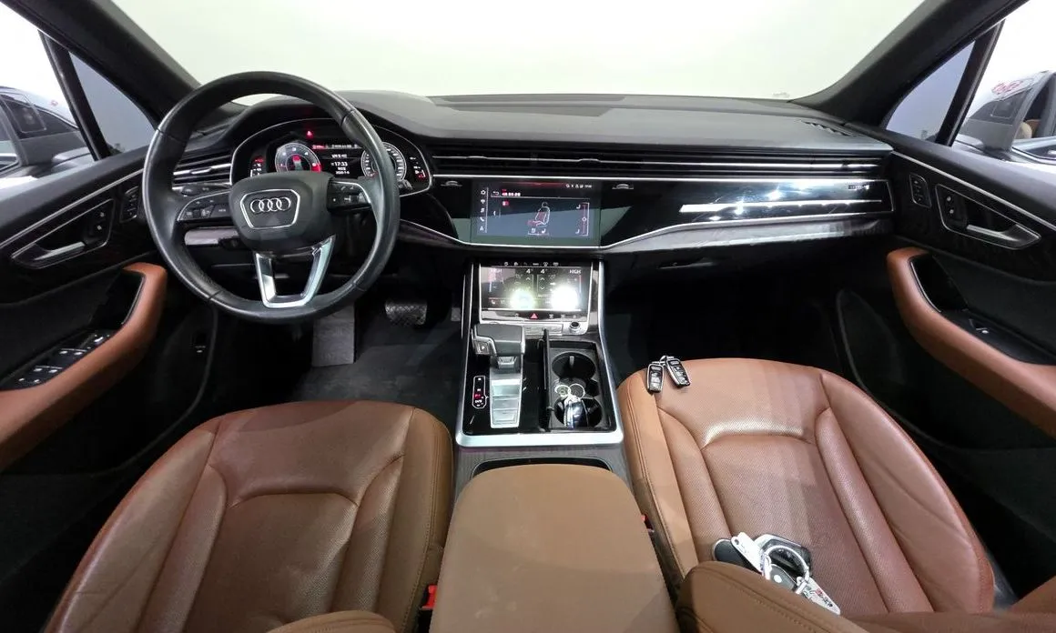 Audi Q7 — фото 10
