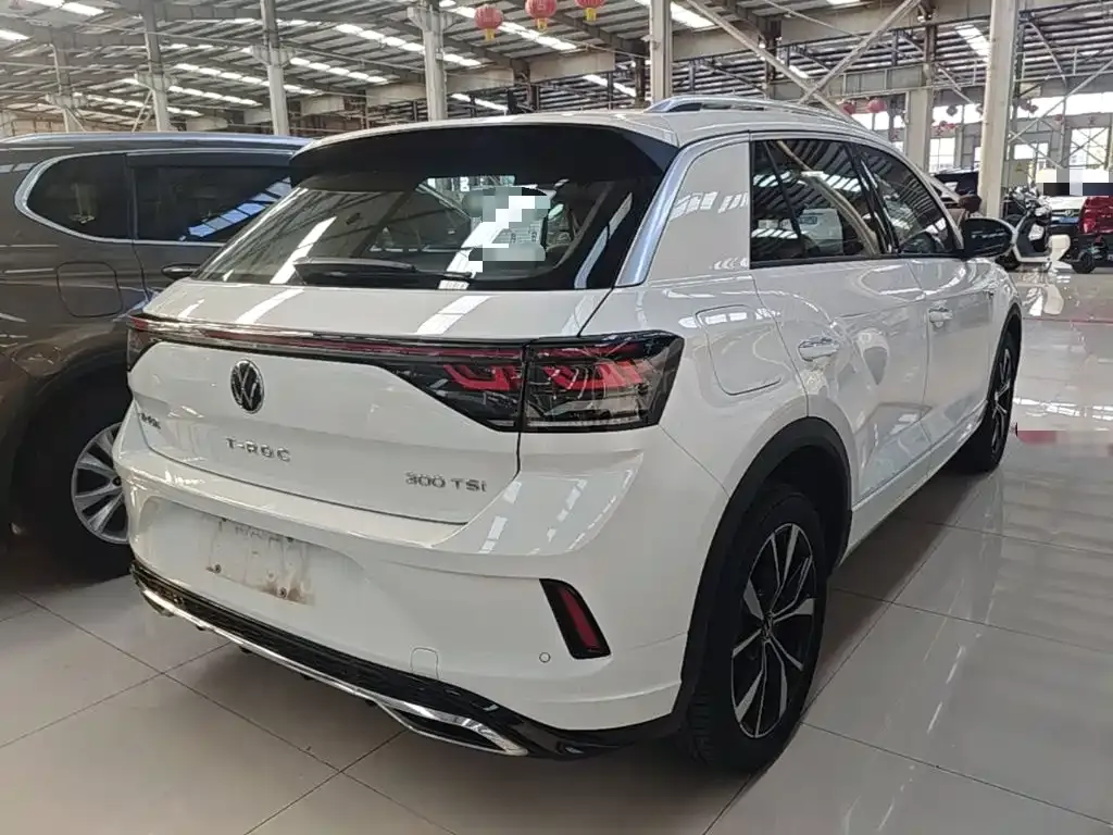 Volkswagen T-Roc — фото 10