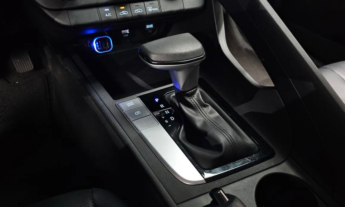 Hyundai AVANTE — фото 3