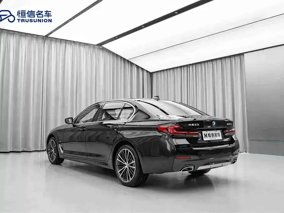 BMW 5 Series — фото 10