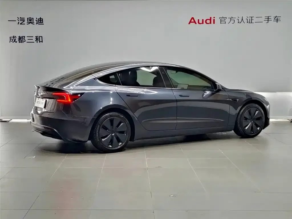 Tesla Model 3 — фото 2