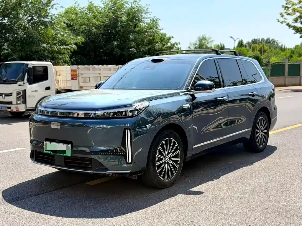 Geely Galaxy M9 — фото 1