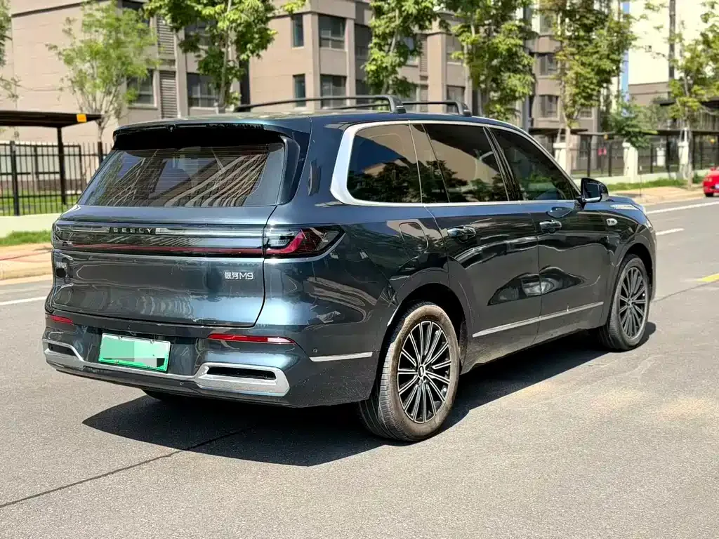 Geely Galaxy M9 — фото 9