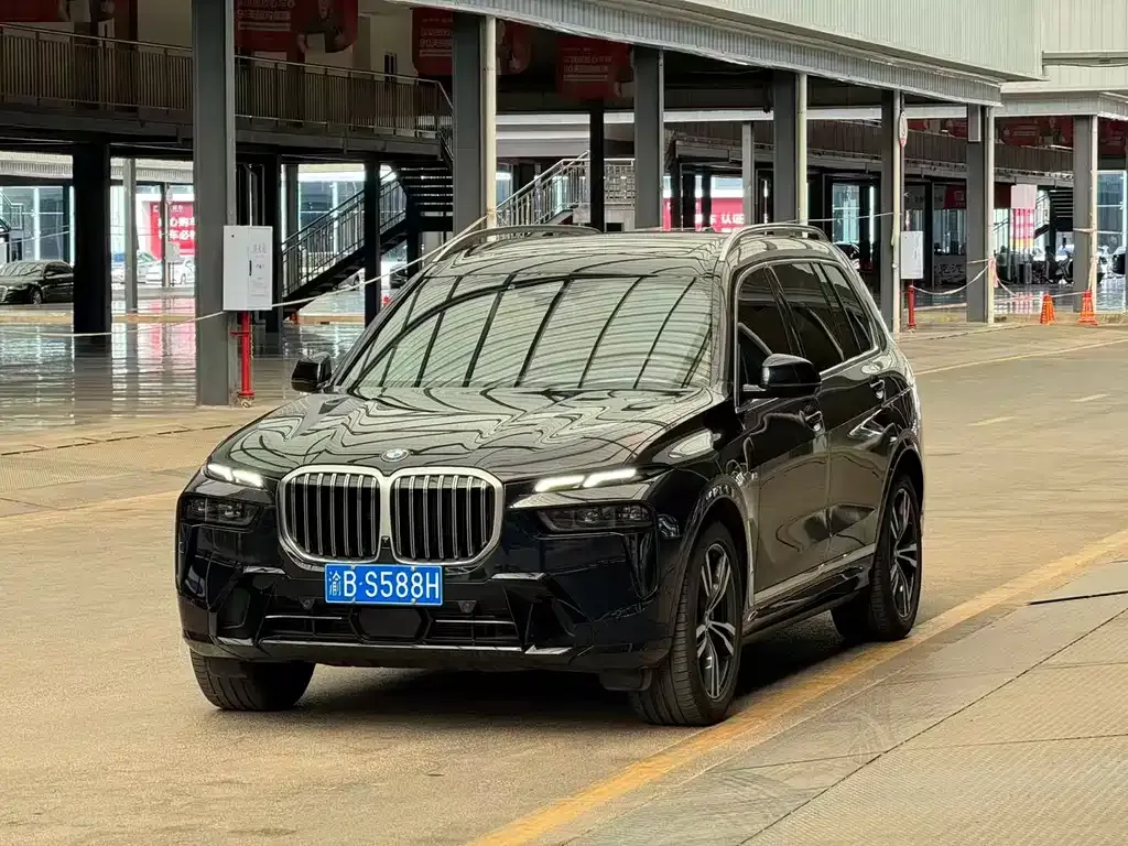 BMW X7 — фото 1