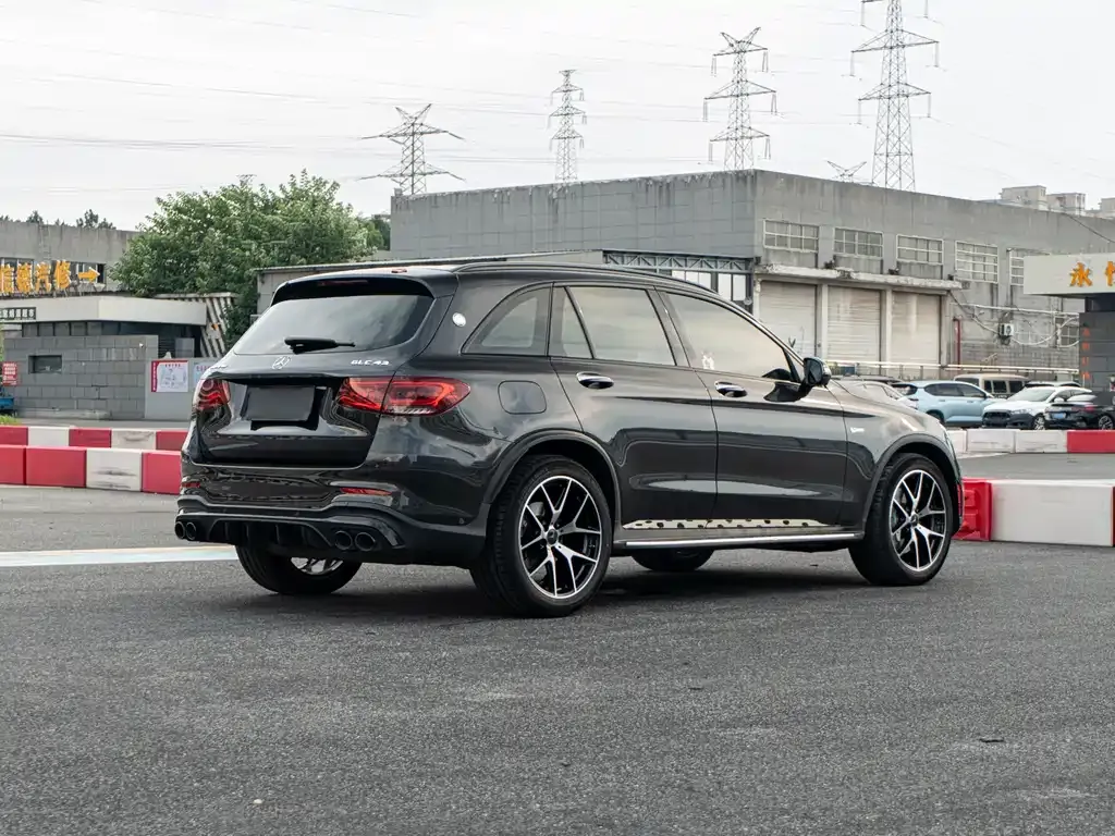Mercedes-Benz GLC AMG — фото 5