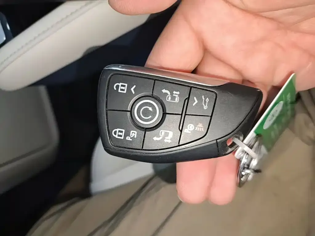 Buick GL8 Hybrid — фото 8