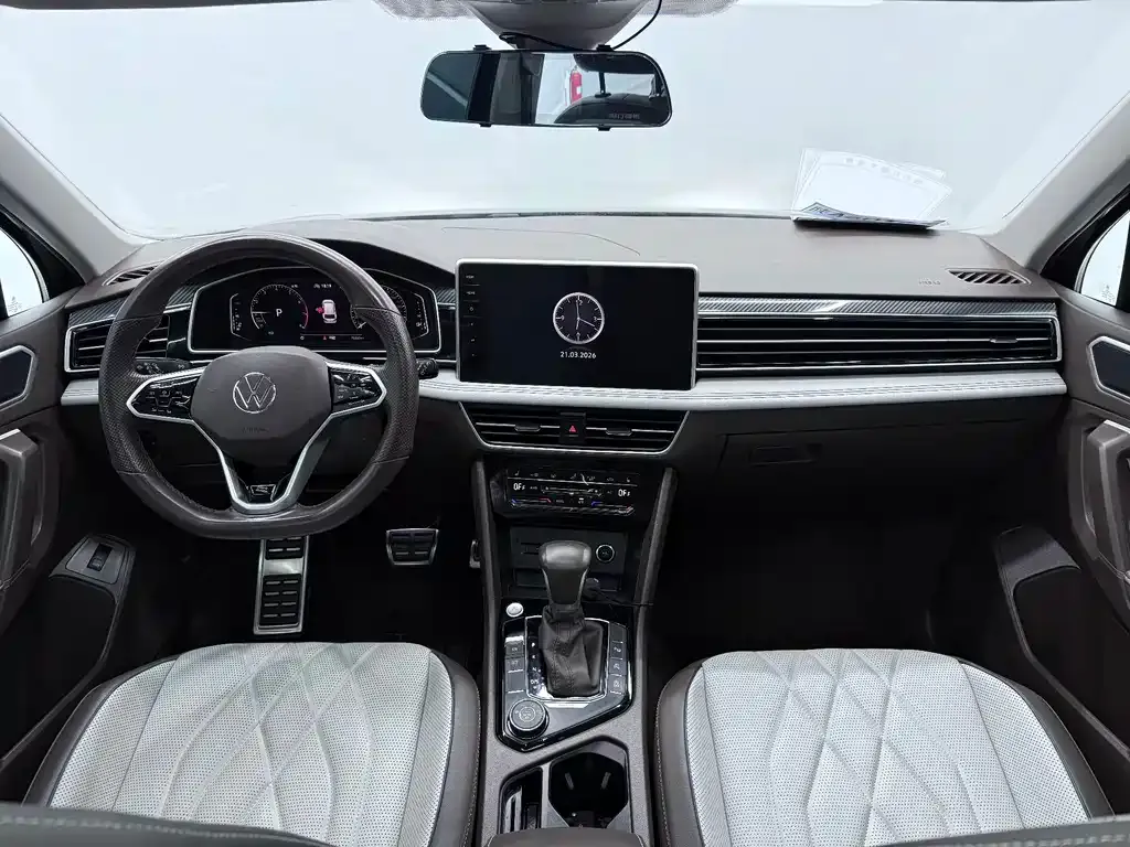 Volkswagen Tiguan L — фото 6