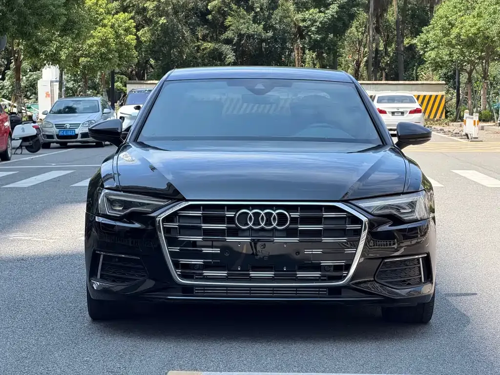 Audi A6L — фото 8