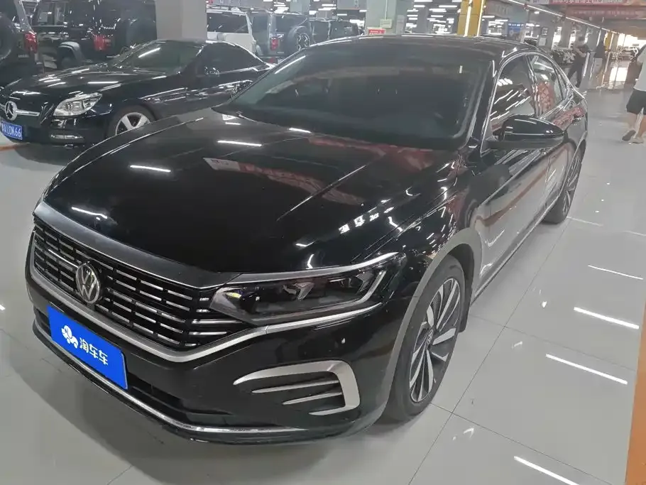 Volkswagen Passat — фото 1