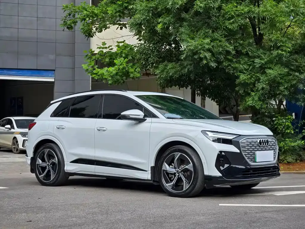 Audi Q4 e-tron — фото 9