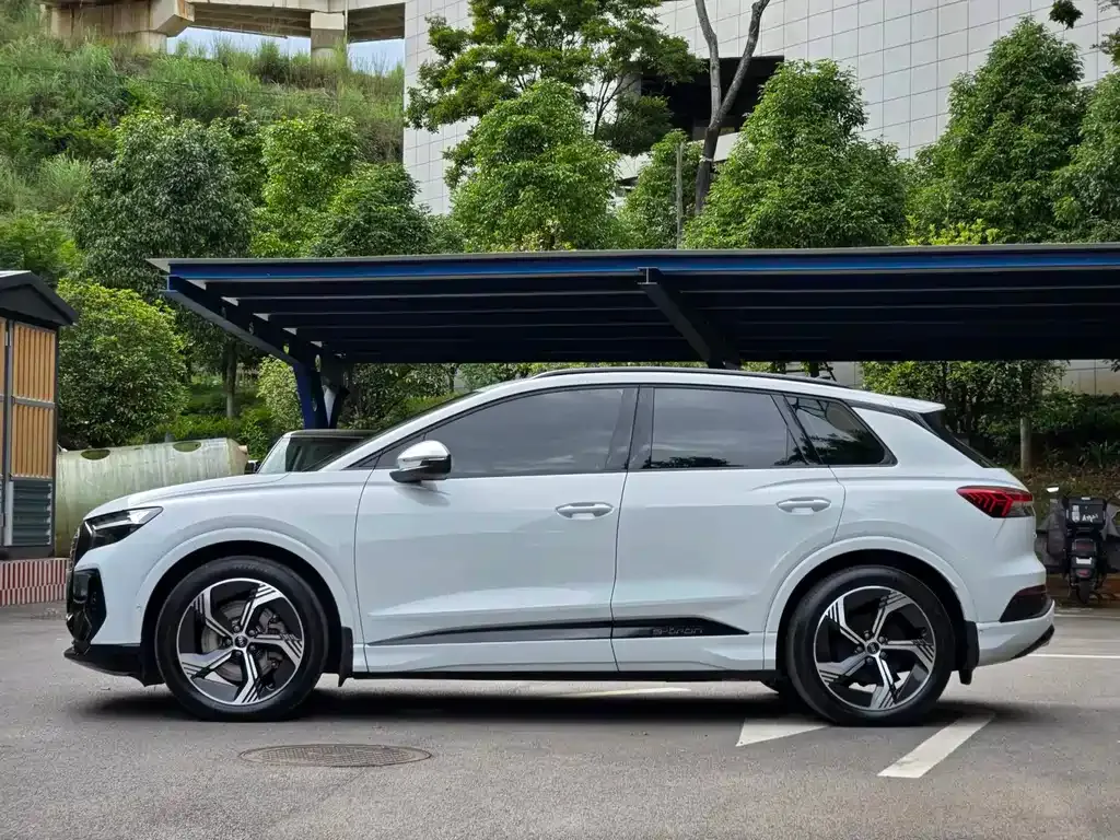 Audi Q4 e-tron — фото 6