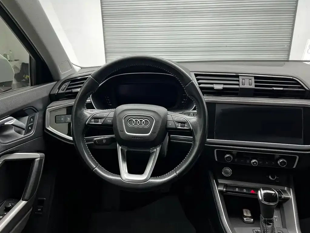 Audi Q3 — фото 9