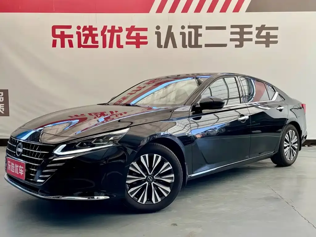 Nissan Teana — фото 1