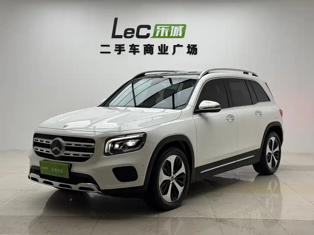 Mercedes-Benz GLB — фото 1