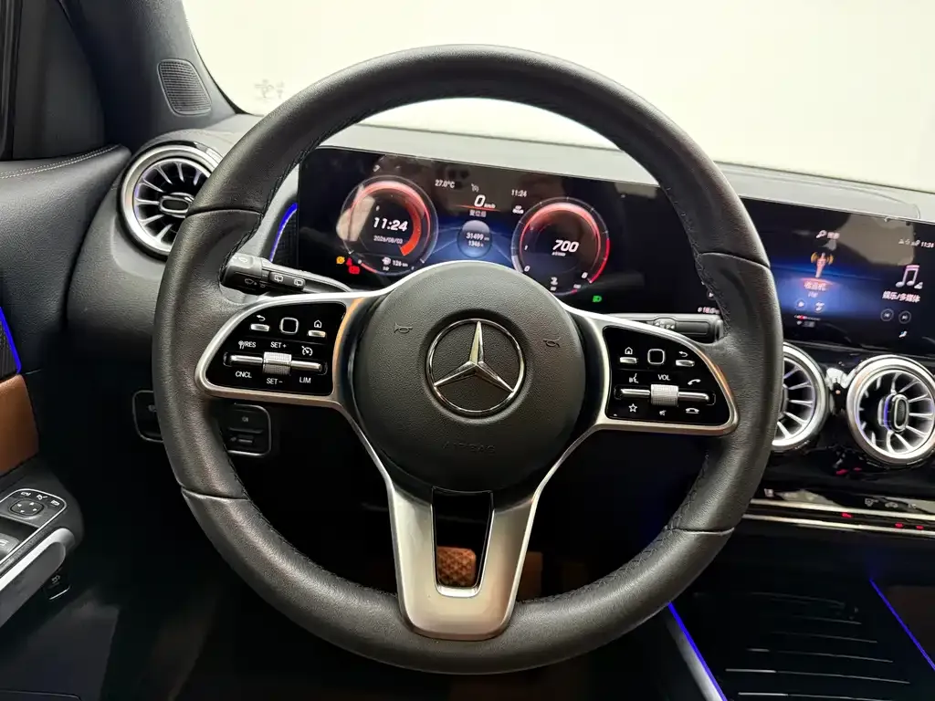 Mercedes-Benz GLB — фото 10