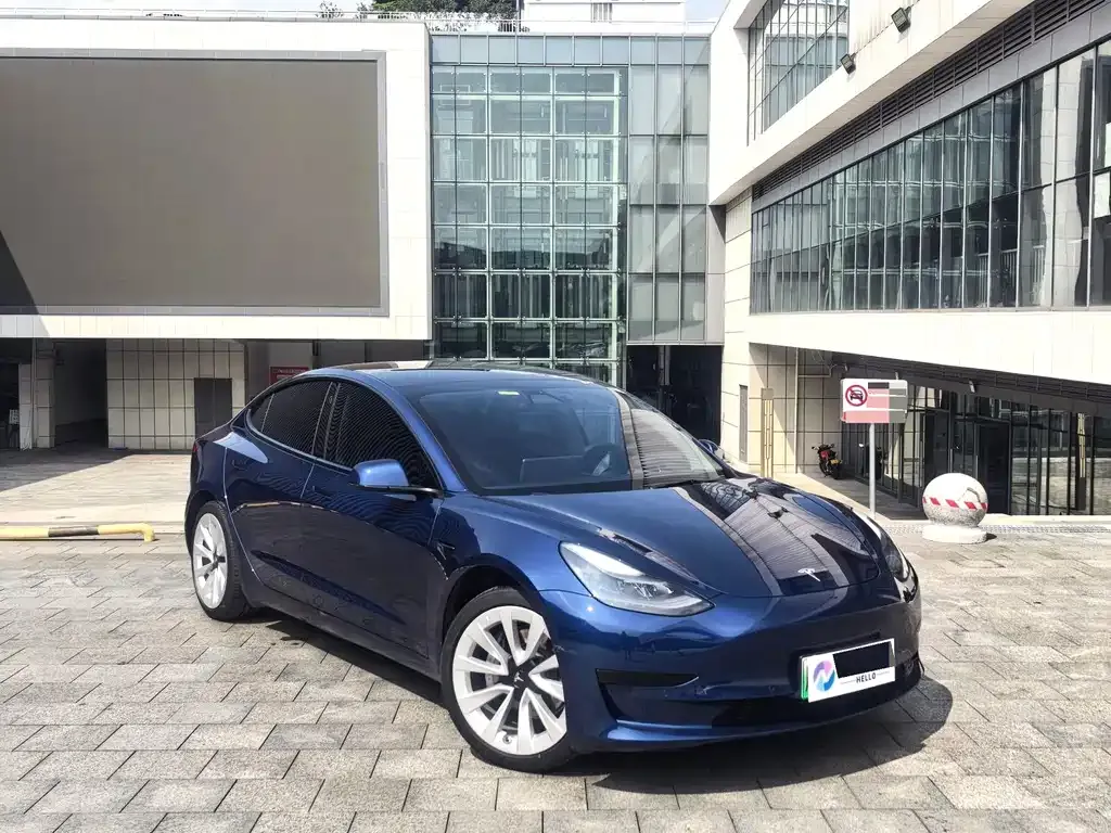 Tesla Model 3 — фото 6