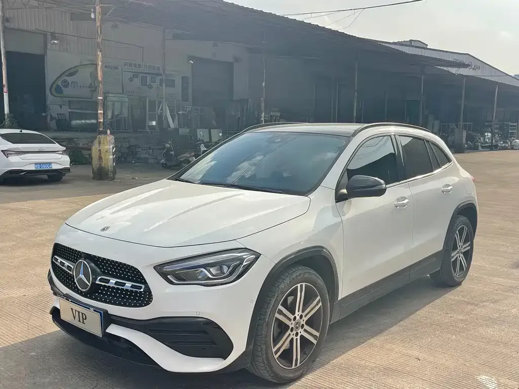 Mercedes-Benz GLA — фото 1