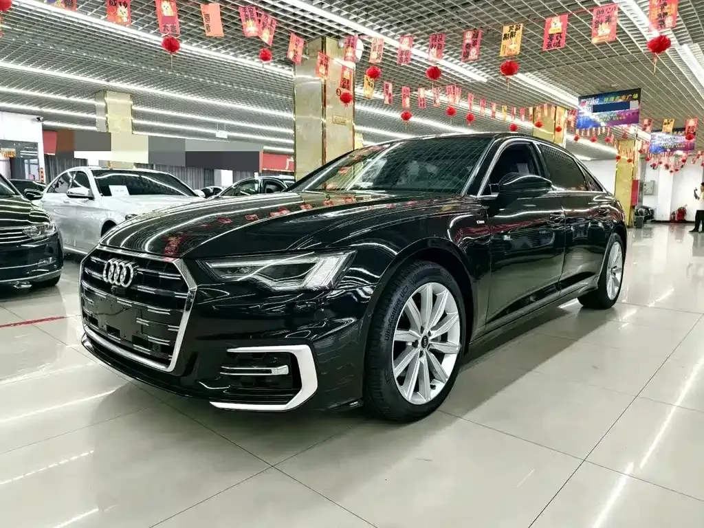 Audi A6L — фото 1