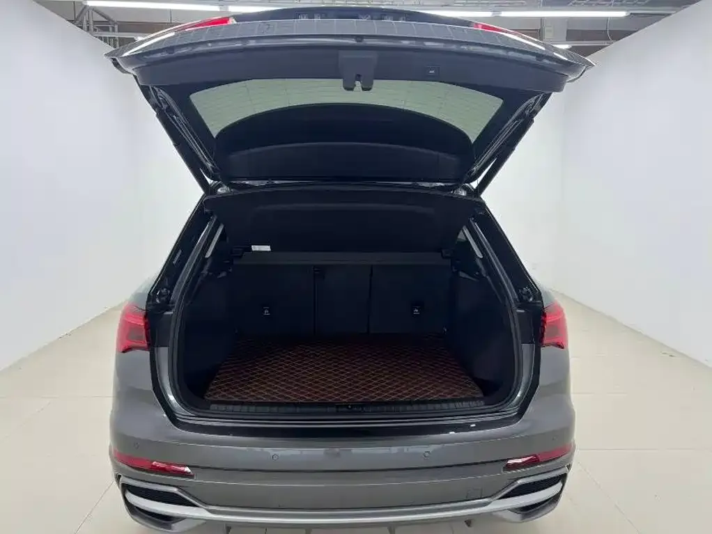 Audi Q3 — фото 10