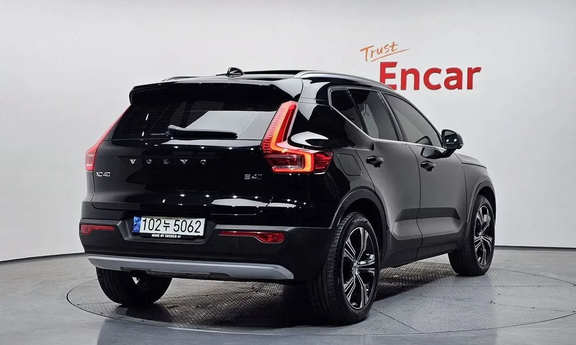 Volvo XC40 — фото 3