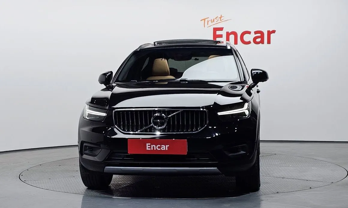 Volvo XC40 — фото 2