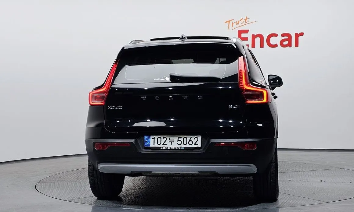 Volvo XC40 — фото 4