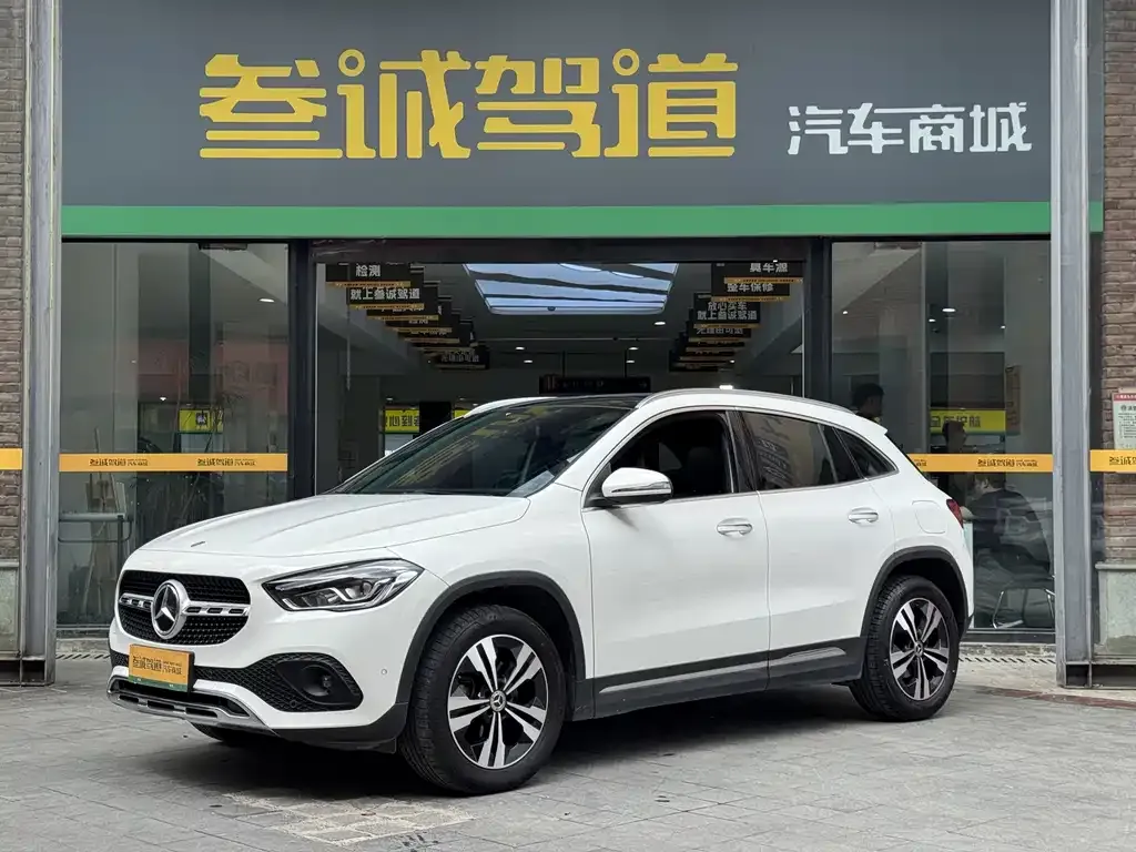 Mercedes-Benz GLA — фото 1