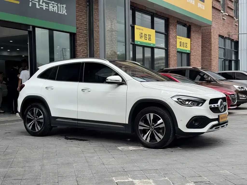 Mercedes-Benz GLA — фото 7