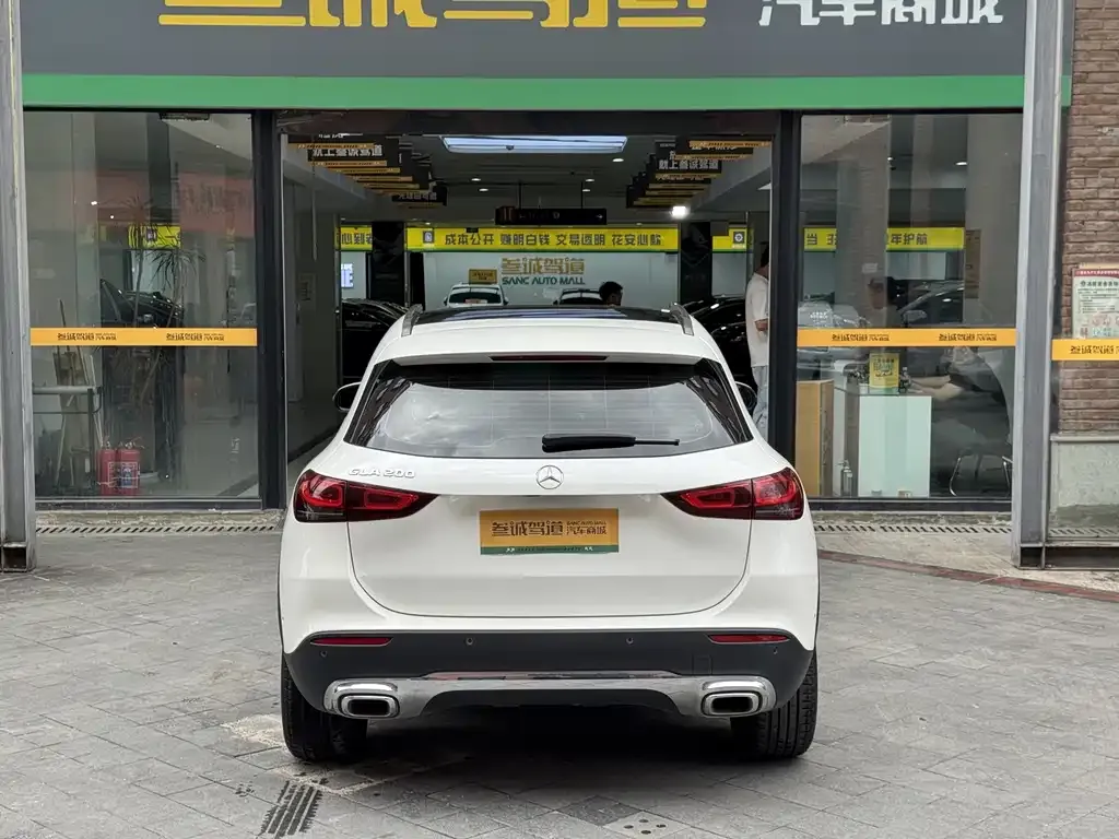 Mercedes-Benz GLA — фото 10