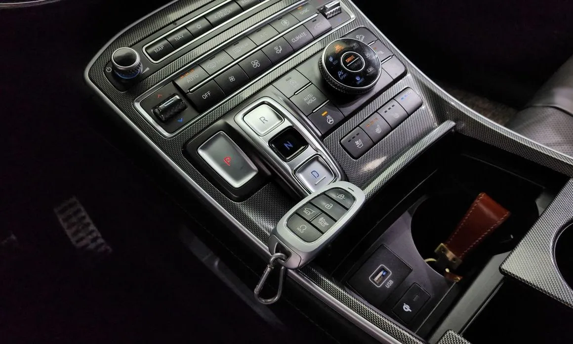 Hyundai Santafe — фото 7