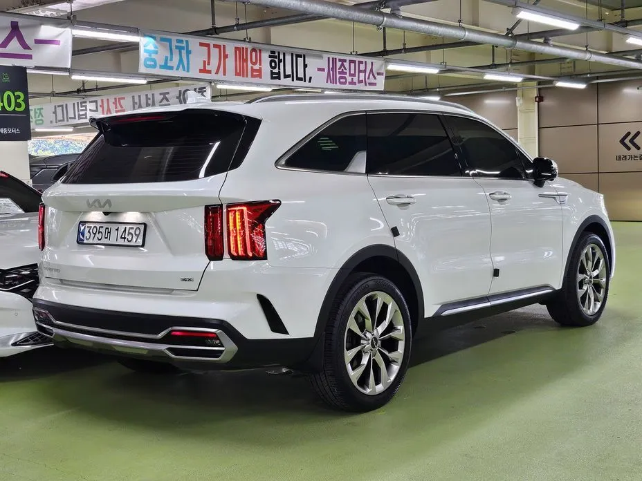 Kia Sorento — фото 9