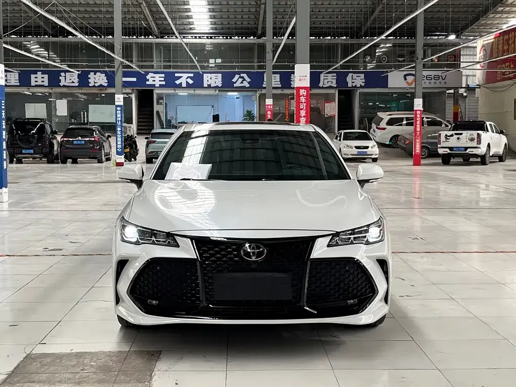 Toyota Avalon — фото 10