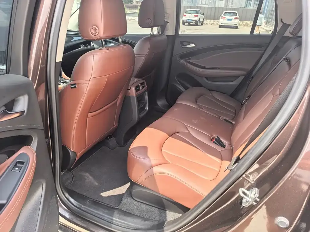 Buick Envision Plus — фото 7