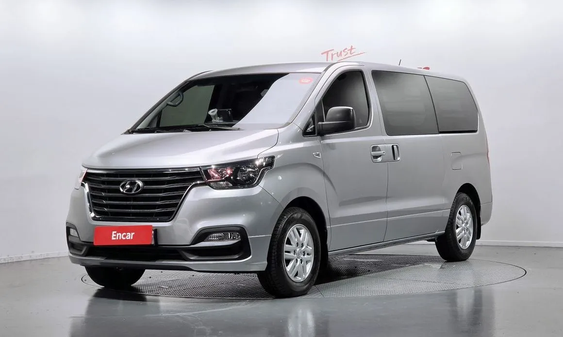 Hyundai Starex — фото 1