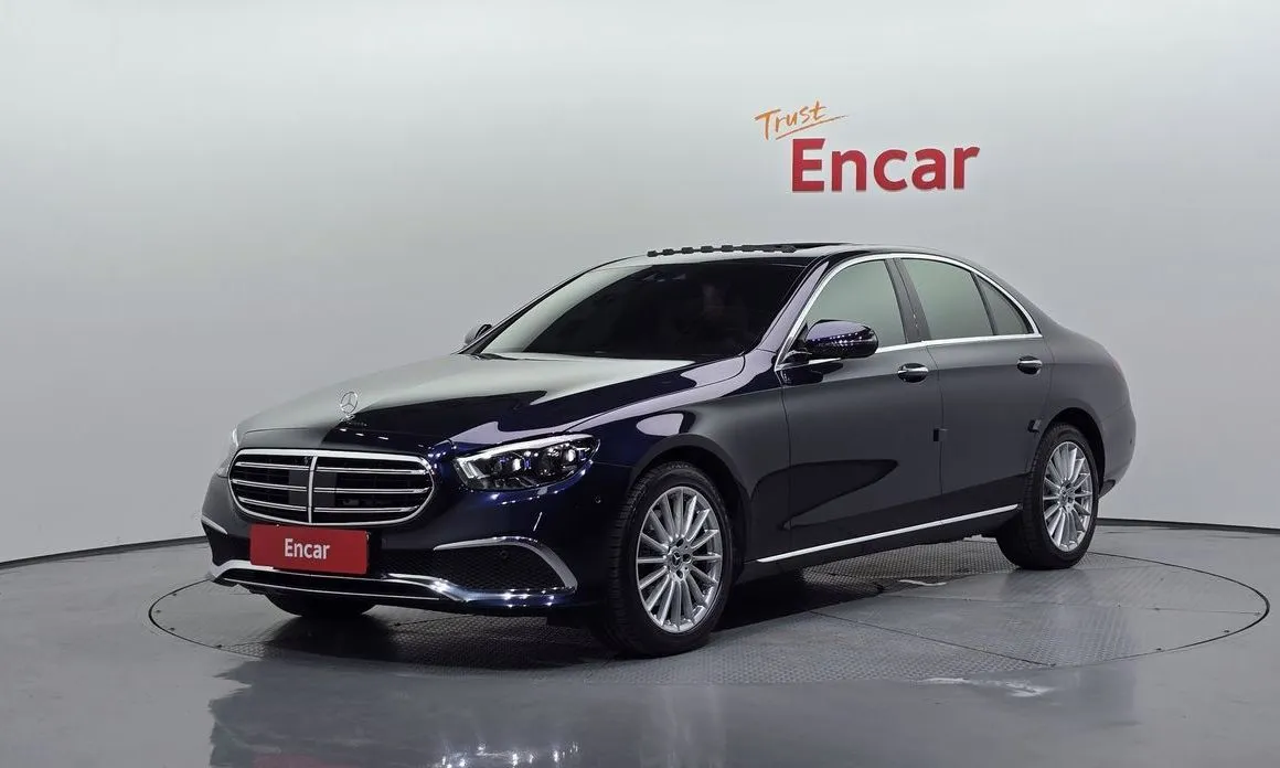 Mercedes-Benz E-Class — фото 1