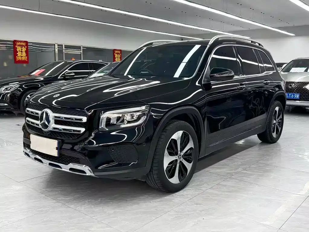 Mercedes-Benz GLB — фото 1