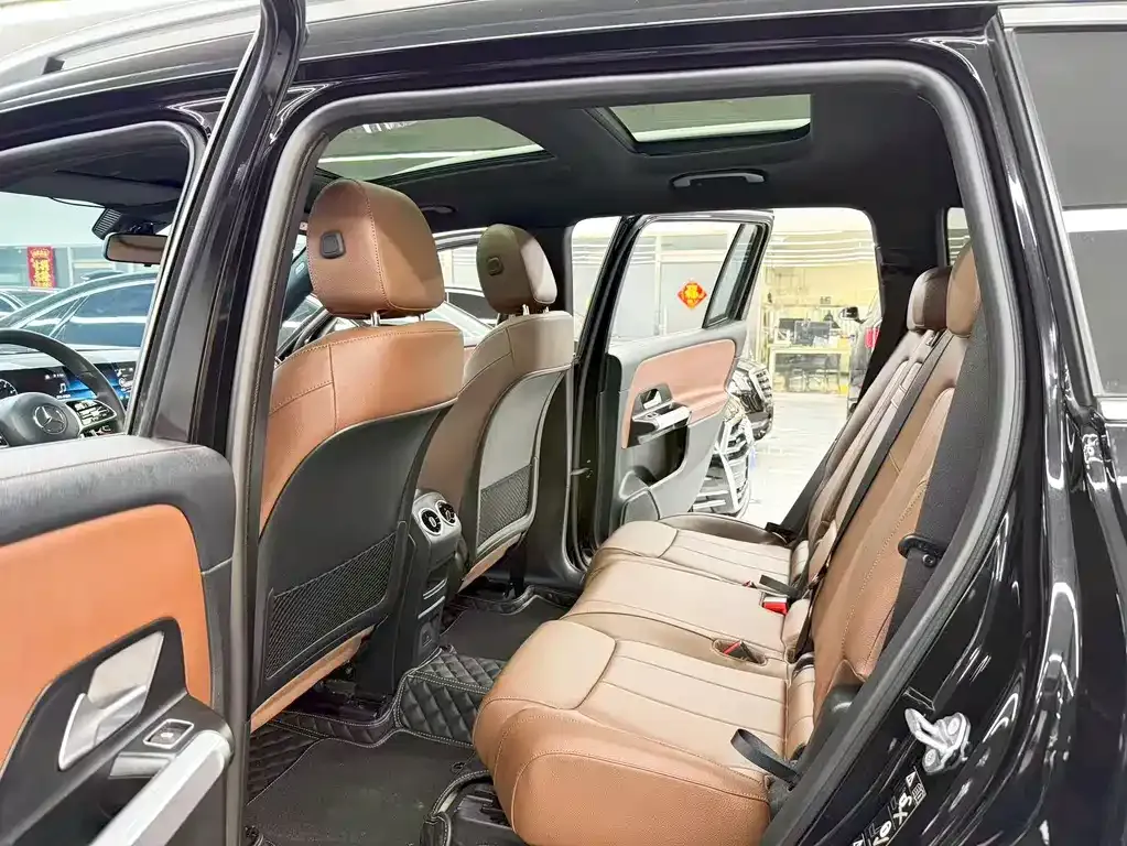 Mercedes-Benz GLB — фото 10
