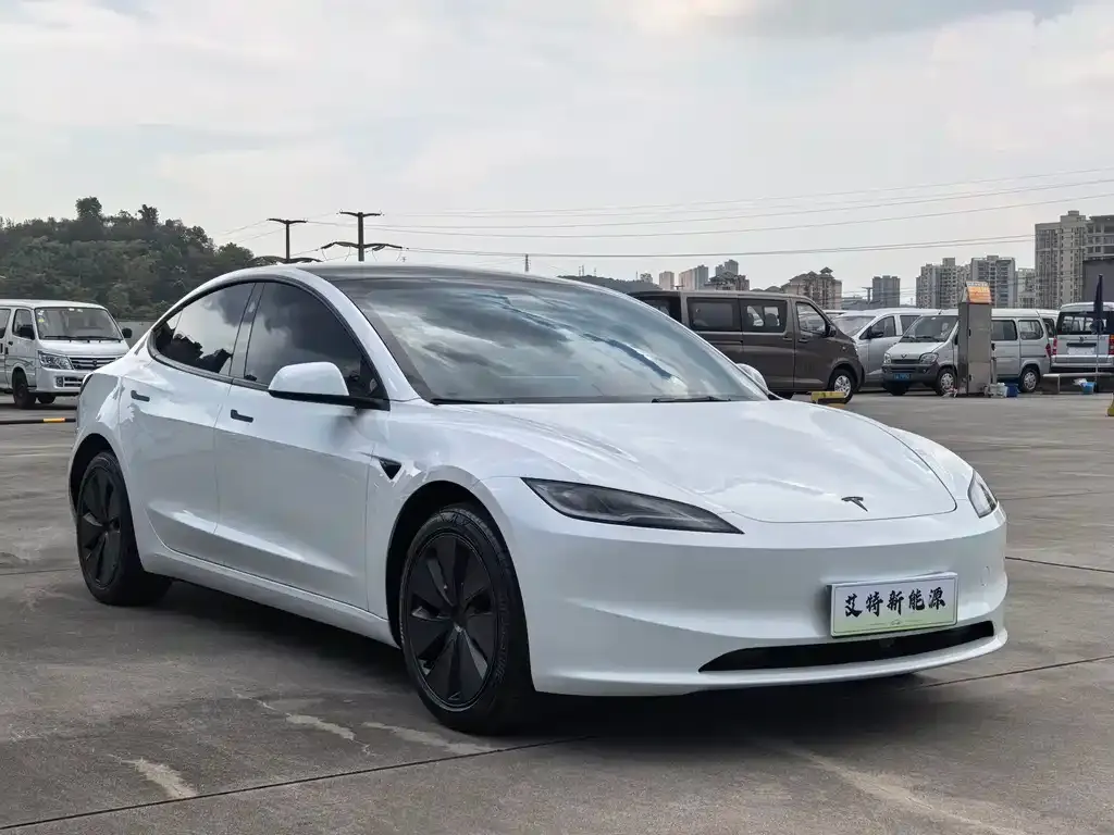 Tesla Model 3 — фото 2